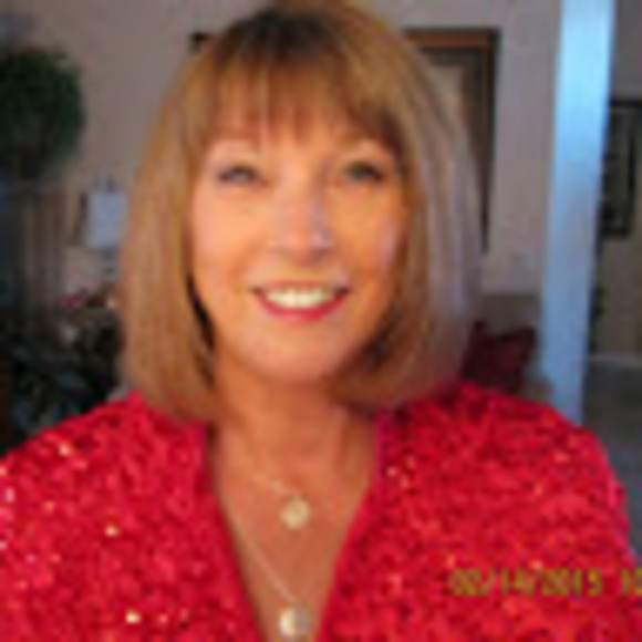 Profile Picture of Janet Mole (@janetmole48) on Poshmark