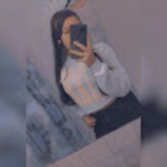 Profile Picture of María josé Delcid (@maria23672) on Poshmark