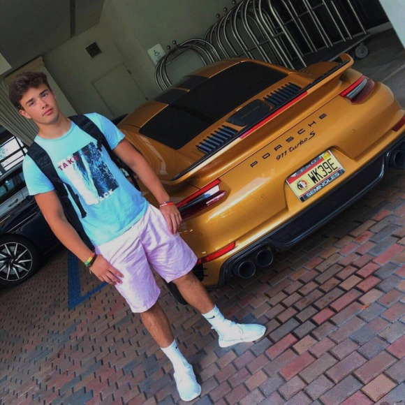 Profile Picture of Anthony Hahner (@anthony_hahner) on Poshmark
