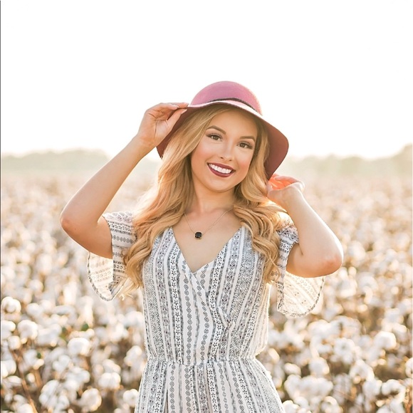 Profile Picture of Morgan Crenshaw (@morgancrenshaw) on Poshmark