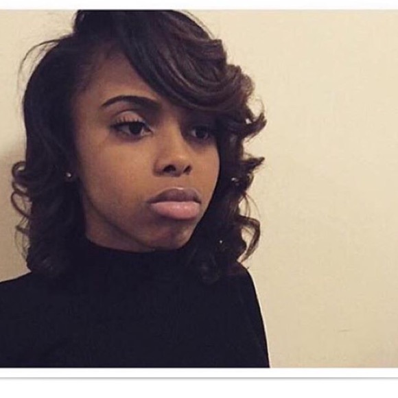 Profile Picture of Essence Littlejohn (@essence2013) on Poshmark