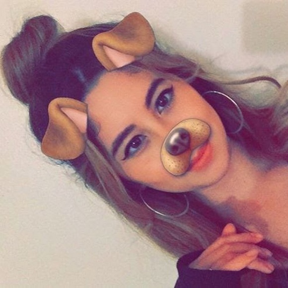 Profile Picture of Alyssa Ellery (@alyssaellery6) on Poshmark