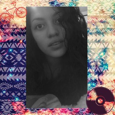 Profile Picture of Julia Uribe (@uribjul) on Twitter