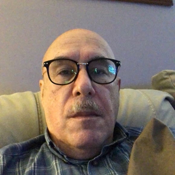 Profile Picture of Evan Handler (@evanhandler47) on Poshmark