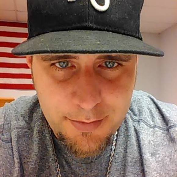 Andy Richmeier - Poshmark Profile Picture of Andy Richmeier (@acesnates) on Poshmark