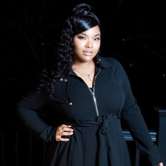 Profile Picture of Amara Smith (@amara1957) on Poshmark