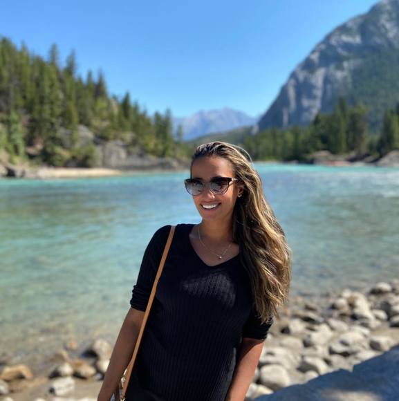 Profile Picture of Ruby Gill (@rubygill343) on Poshmark