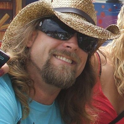 Profile Picture of Stephen Jay Bignall (@BLOODMILKANDSKY) on Twitter