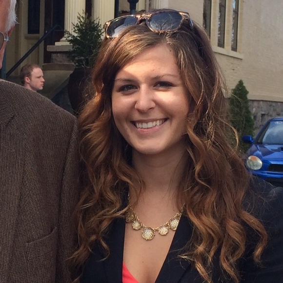 Profile Picture of Ashly Dorey (@a_dorey) on Poshmark