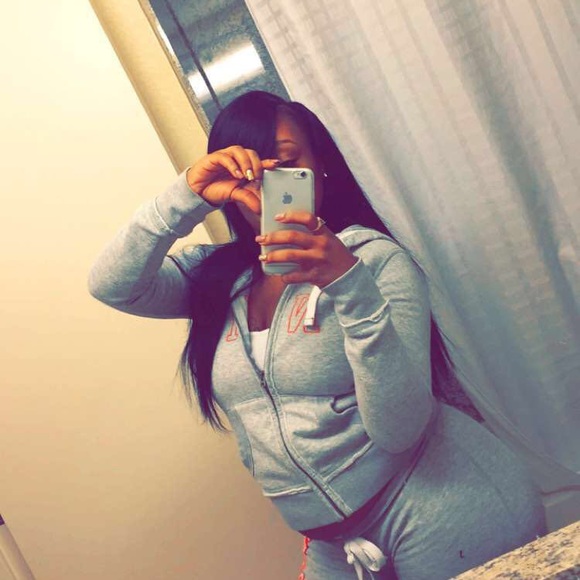 Profile Picture of Jasmine Bostic (@jasbos) on Poshmark