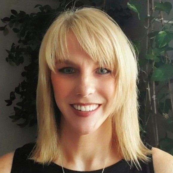 Profile Picture of Marilyn Zueger (@zoogrr1) on Poshmark