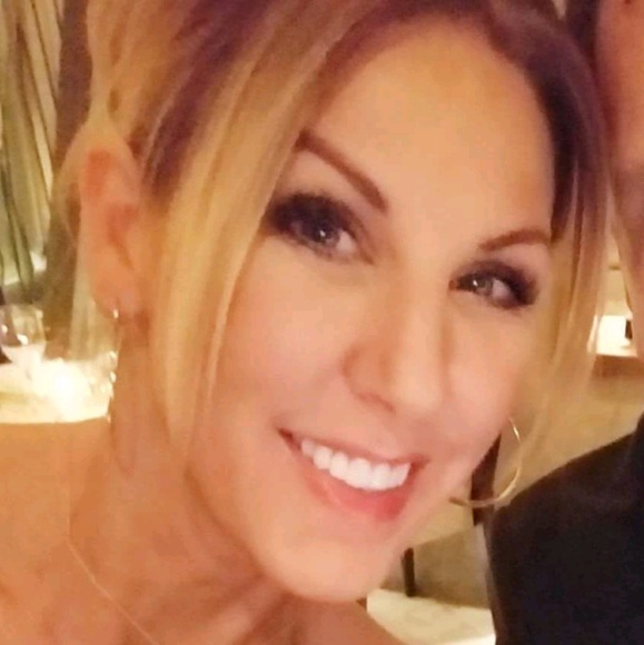 Profile Picture of Whitney Nicholas (@wnick1) on Poshmark