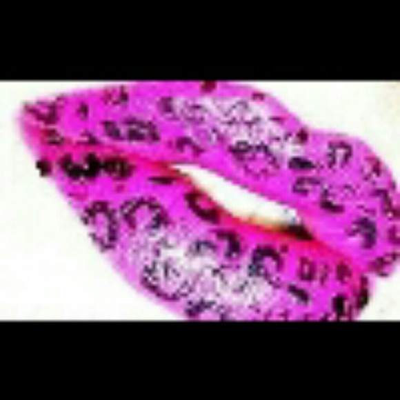 Profile Picture of Stacey Forbear (@smforbear) on Poshmark