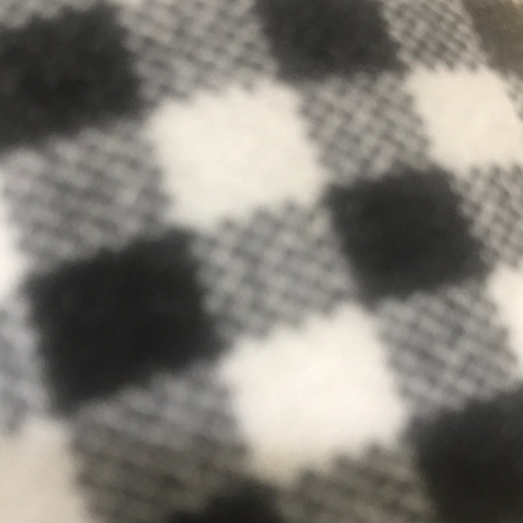 Profile Picture of Dee Fleming (@ddgirl479) on Poshmark