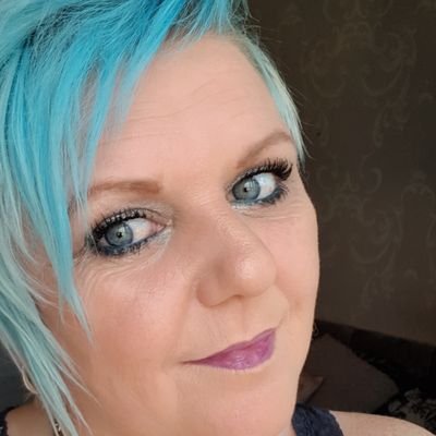 Profile Picture of Kim Croft Beauty Boss (@crawshaw_kim) on Twitter