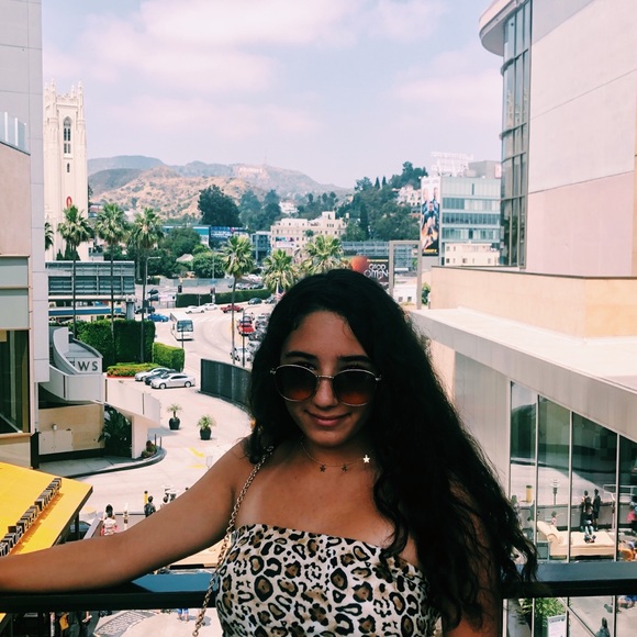 Profile Picture of Taylor Wiese (@taywiese786) on Poshmark