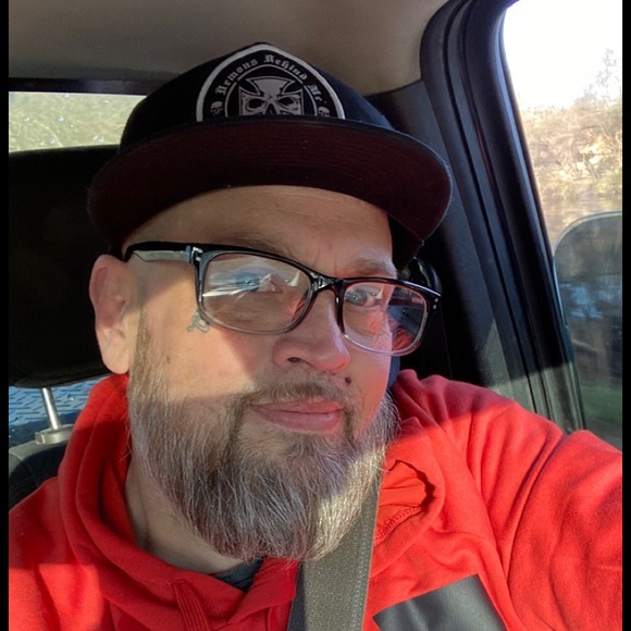 Profile Picture of Jacob Fouts (@jacob_fouts) on Poshmark