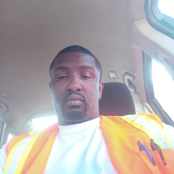 Profile Picture of Tiki Loco (@mrdweathersby44) on Poshmark