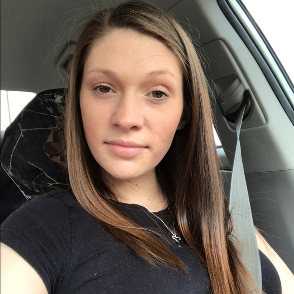 Profile Picture of Sunnie Stephens (@sunniebreanne) on Poshmark