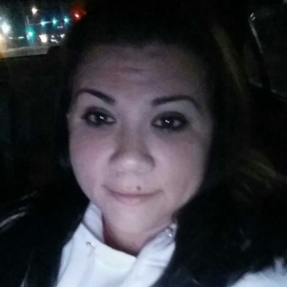 Profile Picture of Kristina Ancell (@tinaancell) on Poshmark