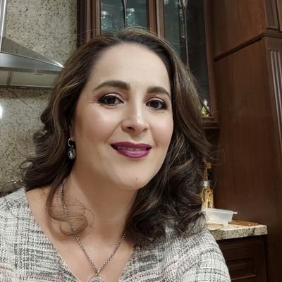 Profile Picture of Evelia Valdez Romero (@Eveelia) on Twitter