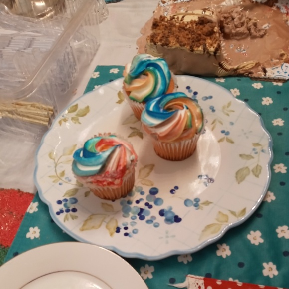 Profile Picture of Rose Romney (@arsai) on Poshmark