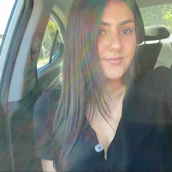 Profile Picture of Tori Tirone (@toritirone) on Poshmark