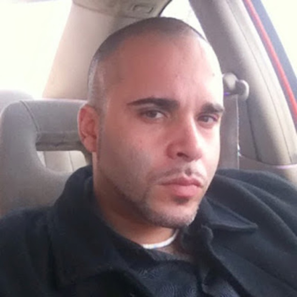 Profile Picture of Marcelo Aguiar (@marcelo_aguiar) on Poshmark