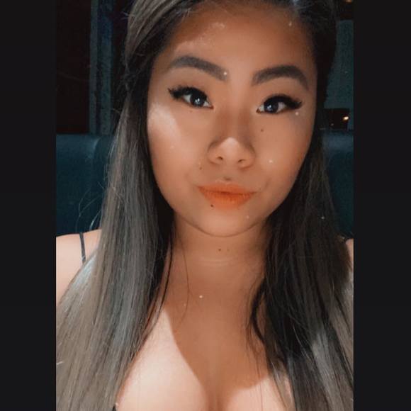 Profile Picture of Jasmine Chau (@jaminerawrs) on Poshmark