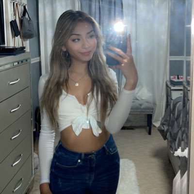 Profile Picture of Giselle Sanchez (@giselles_22) on Twitter