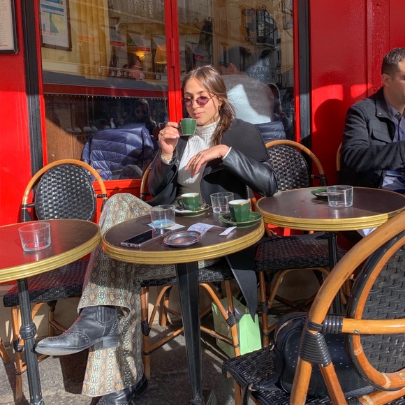 Profile Picture of Julia Nabhan (@jnabhan) on Poshmark