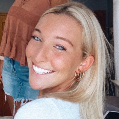 Profile Picture of Isabella DeAngelis (@isabella_r0se) on Twitter