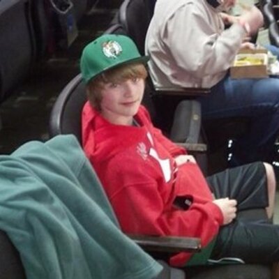 Profile Picture of Brett (@BrettLloyd8) on Twitter