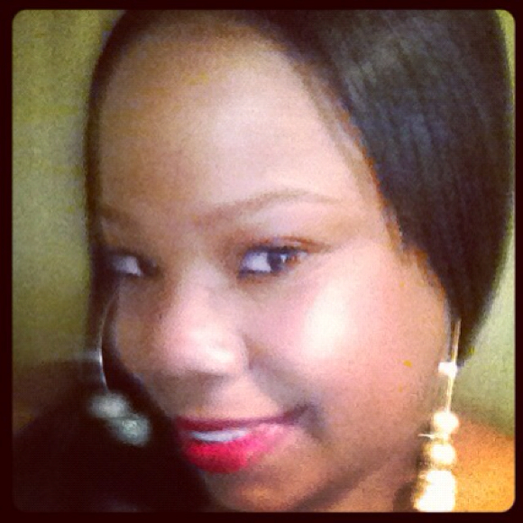 Profile Picture of Yvette Finch (@phillys1stlady) on Poshmark