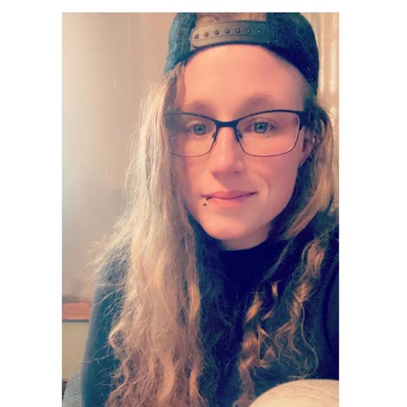 Profile Picture of Katrina Earles (@earlesk123) on Poshmark