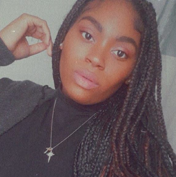 Profile Picture of Jade Lloyd (@jadelloyd12) on Poshmark