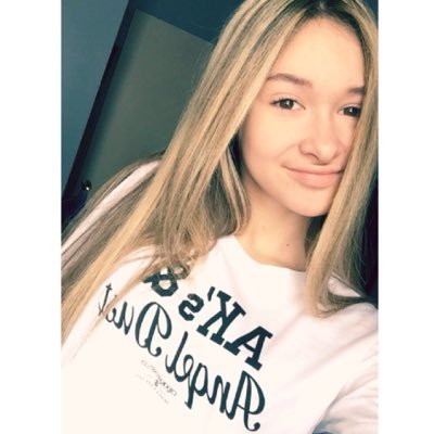 Profile Picture of Jessie Larocque (@larocque_jessie) on Twitter