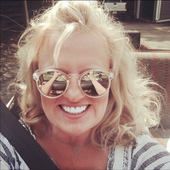 Profile Picture of Donna Abercrombie (@dmatthews8304) on Poshmark