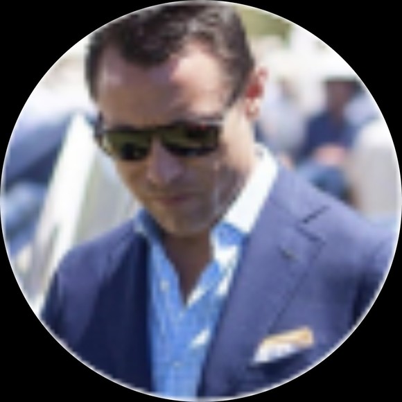 Profile Picture of Ian Daniels (@shopthefinest) on Poshmark