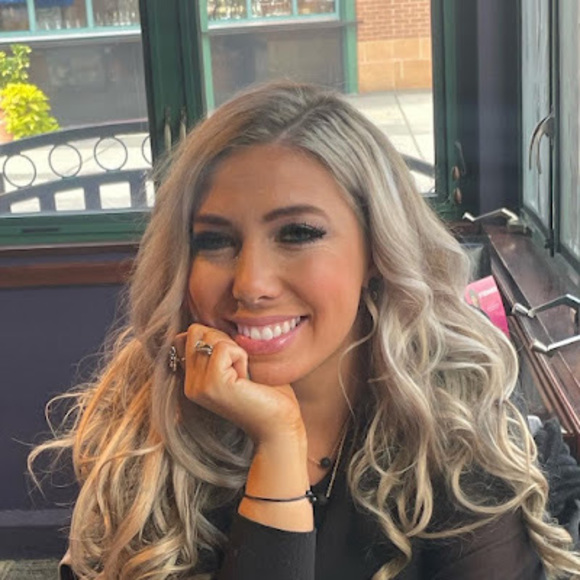 Profile Picture of Mary jane Bash (@mjbash21) on Poshmark