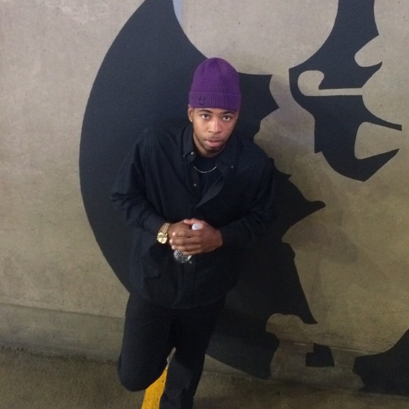 Profile Picture of Jared Allen (@firstklasswav3) on Poshmark