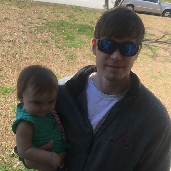Profile Picture of Brad Hale (@bradhale96) on Poshmark