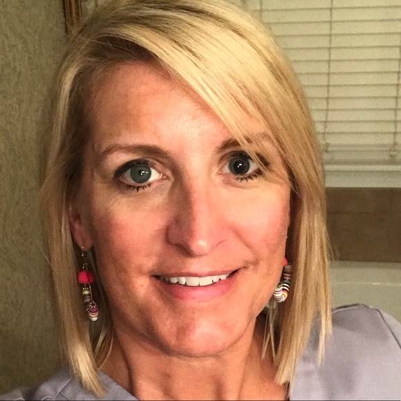 Profile Picture of Kathryn Mcateer (@kmmcateer) on Poshmark