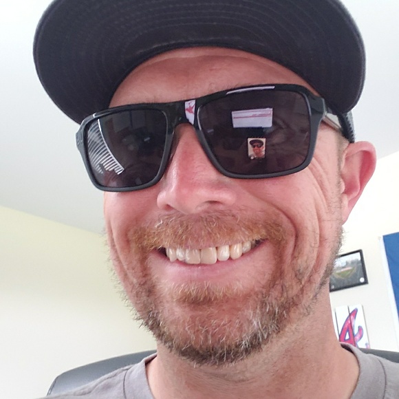 Profile Picture of Jason Mills (@jasonamills85) on Poshmark