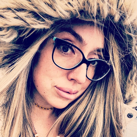 Profile Picture of Monica Kilfoyle (@monandbran) on Poshmark