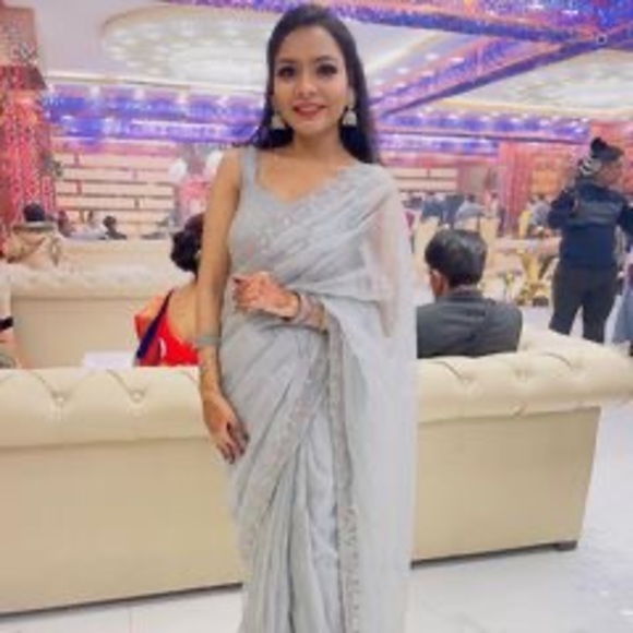 Profile Picture of Ekta Joshi (@ektajoshi2000) on Poshmark
