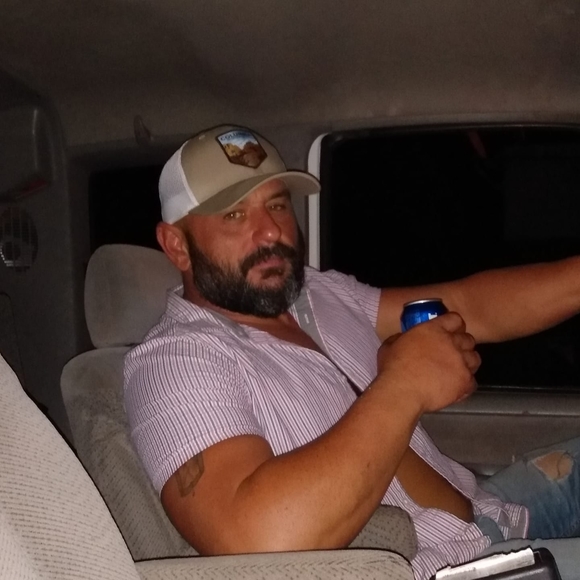 Profile Picture of Mike Cameron (@mecjr81) on Poshmark