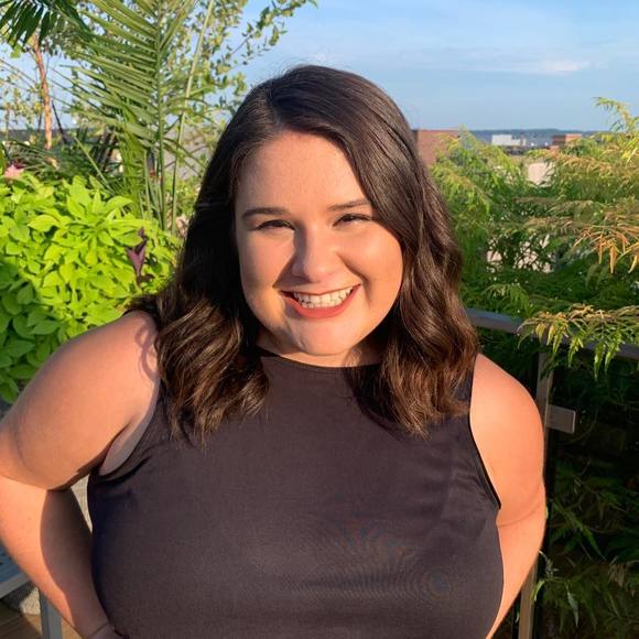 Profile Picture of Abby Fields (@abbyfields239) on Poshmark