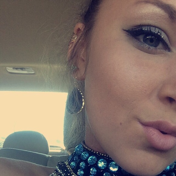 Profile Picture of Savannah Chase (@savannhchase16) on Poshmark