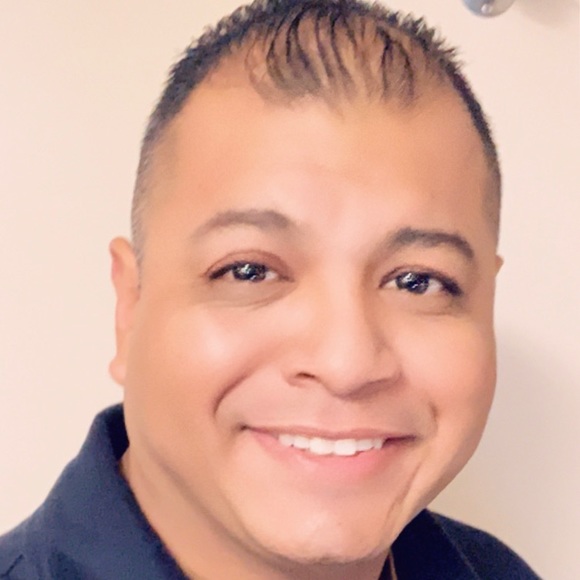 Profile Picture of Frank Munoz (@coachmunozfo) on Poshmark